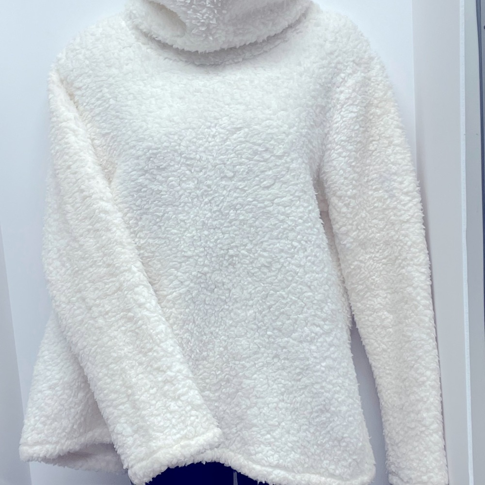White fuzzy soft cow neck pull over shirt by Style & Co size small